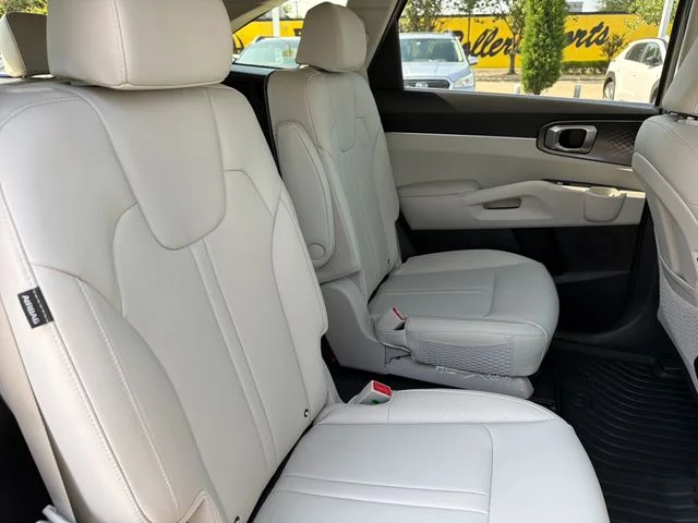 Certified Used 2025 Beige Kia EX image 27