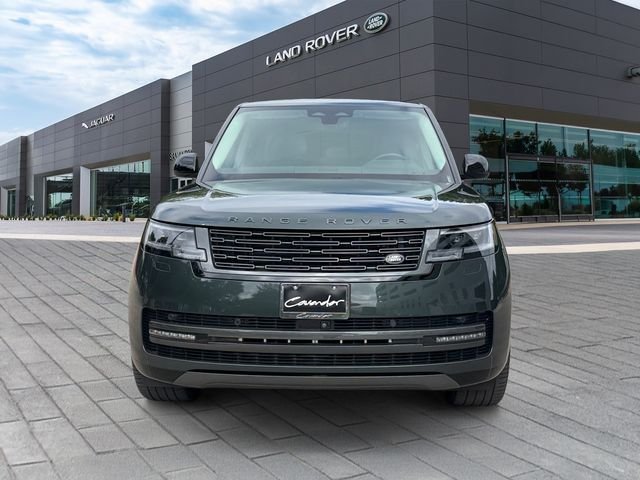 Used 2024  Land Rover SE image 8