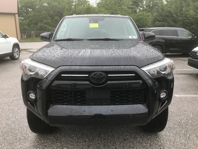 Used 2021 Midnight Black Metallic Toyota SR5 image 3