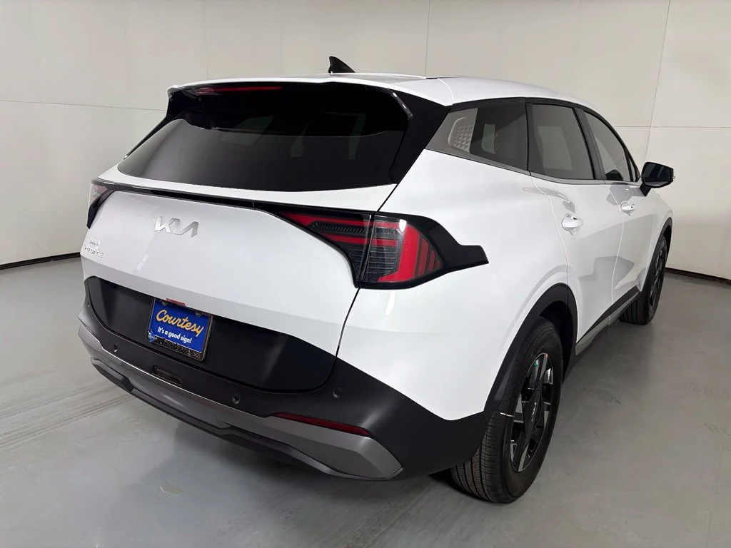 New 2027 Glacial White Pearl Kia LX image 8