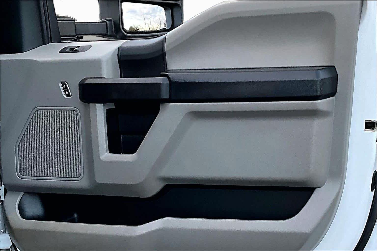 Used 2020 Oxford White Ford XL image 22