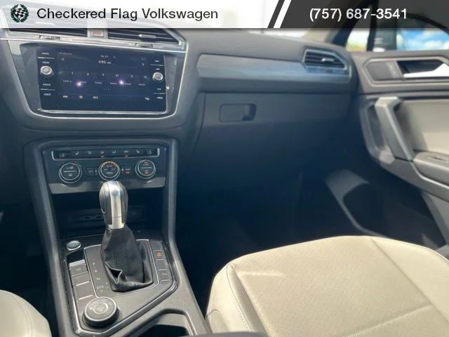 Used 2019 Platinum Gray Metallic Volkswagen 2.0T SEL 4Motion image 35