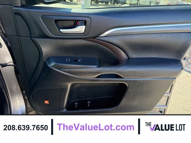 Used 2017  Toyota Limited Platinum image 12