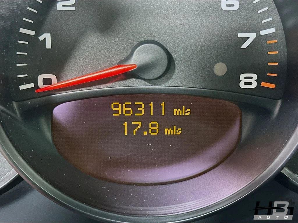 Used 2003  Porsche Carrera 4 image 11