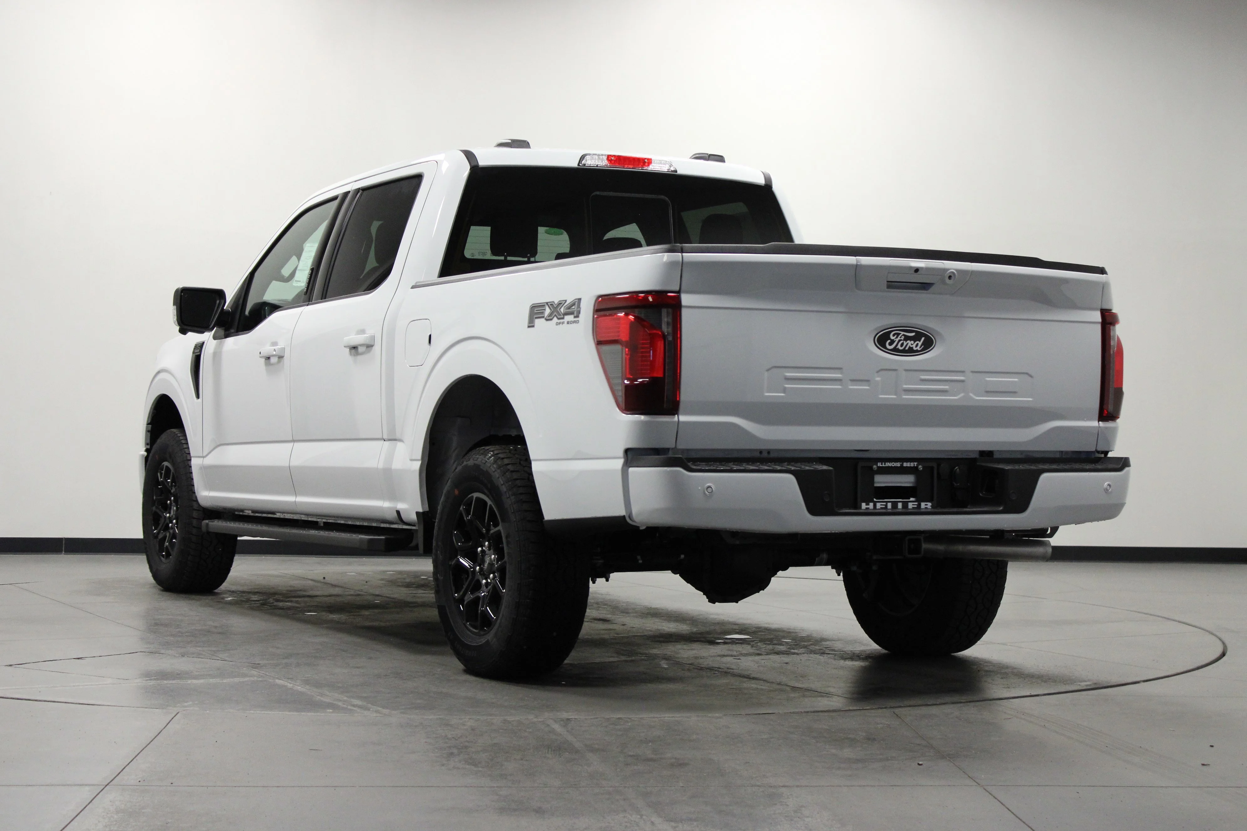 New 2026 Oxford White Ford XLT image 6
