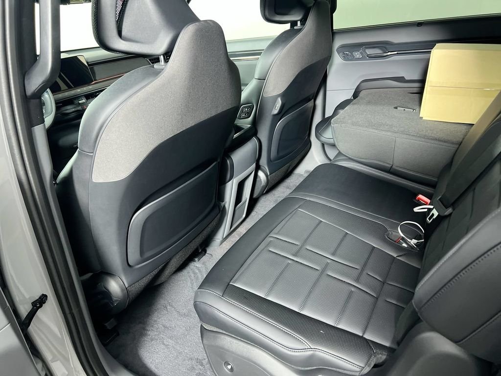 New 2026 Wolf Gray Kia Land AWD image 29