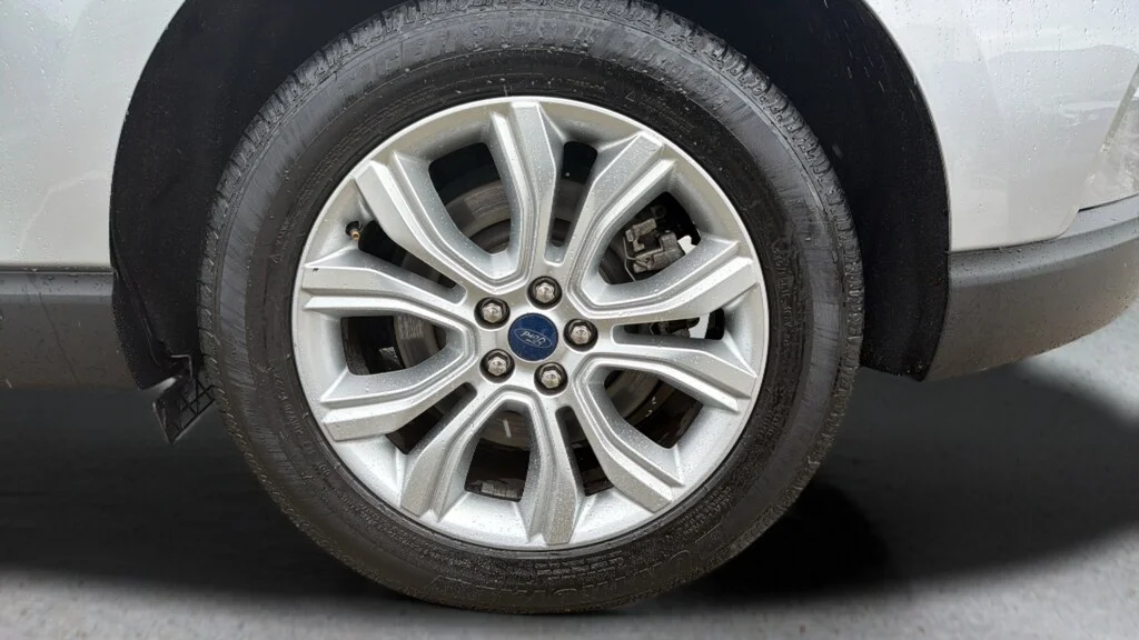 Used 2022 Iconic Silver Ford Titanium image 29