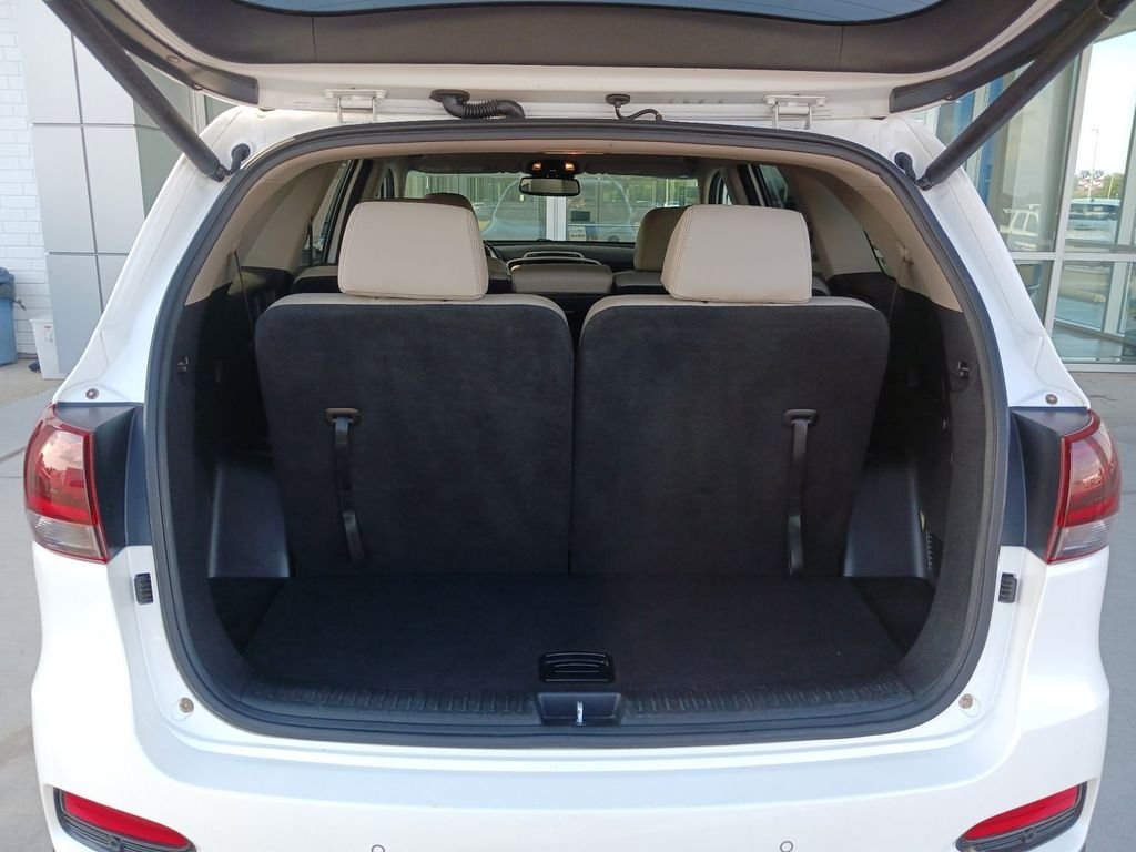 Used 2019 White Kia EX image 29