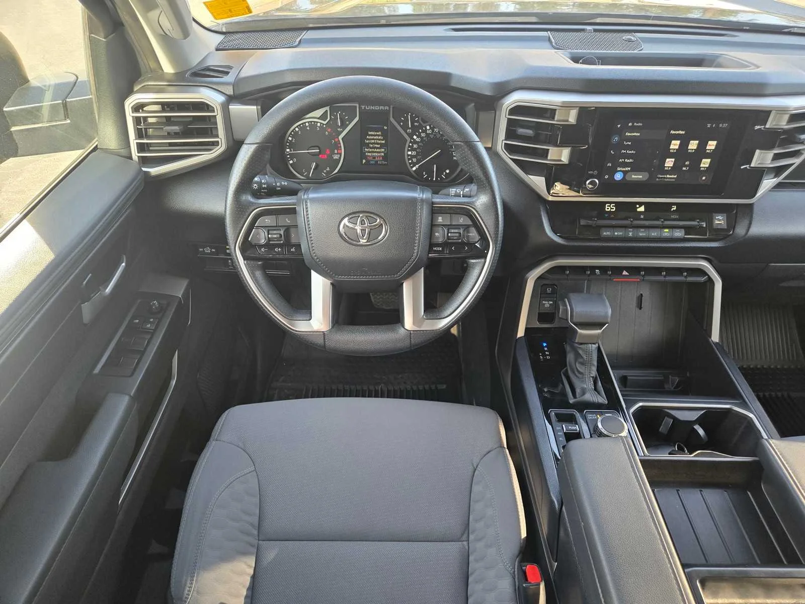 Used 2024  Toyota SR5 image 10