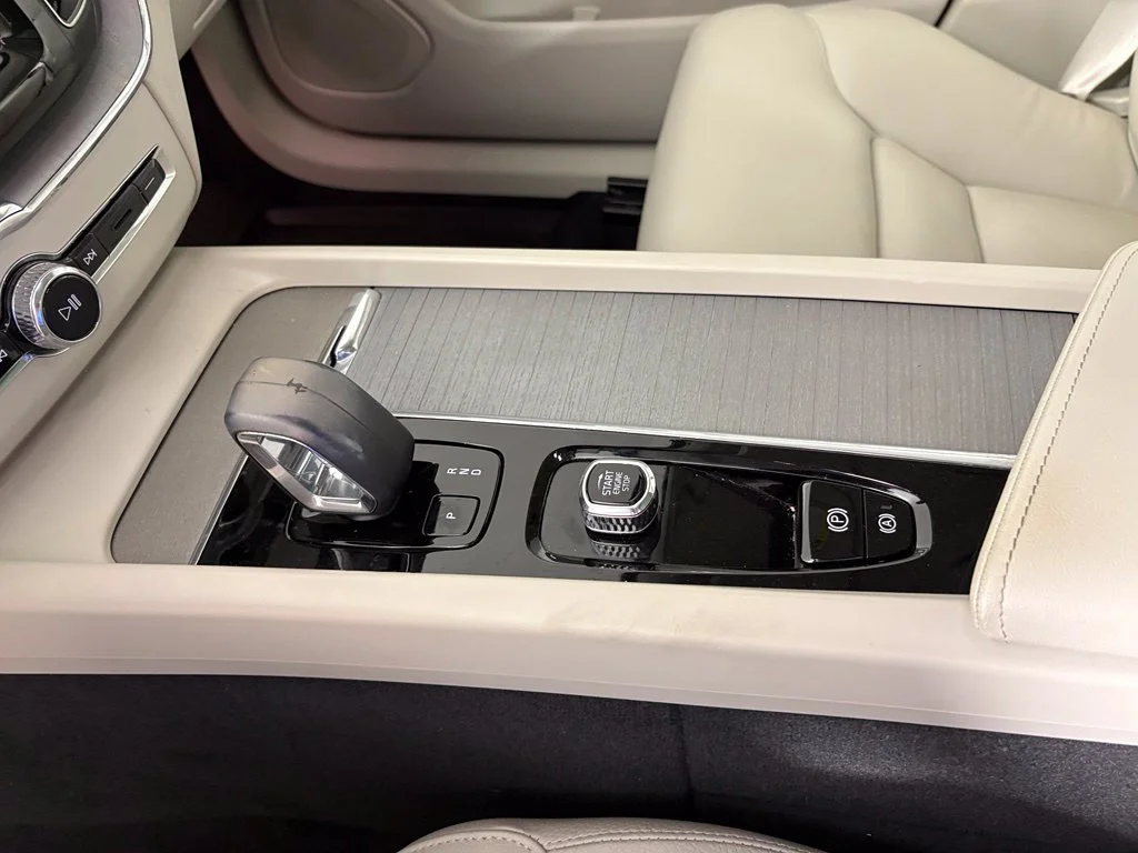 Used 2024 Blue Volvo T8 Plus Dark Theme image 29