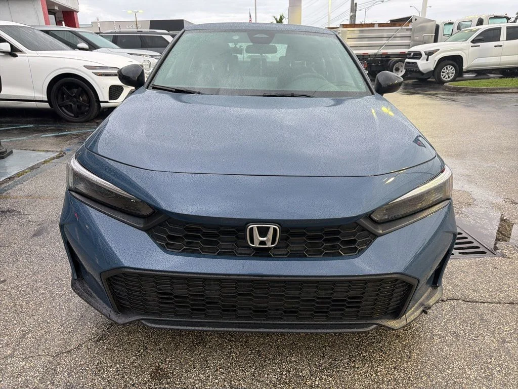 Used 2025  Honda Sport image 2