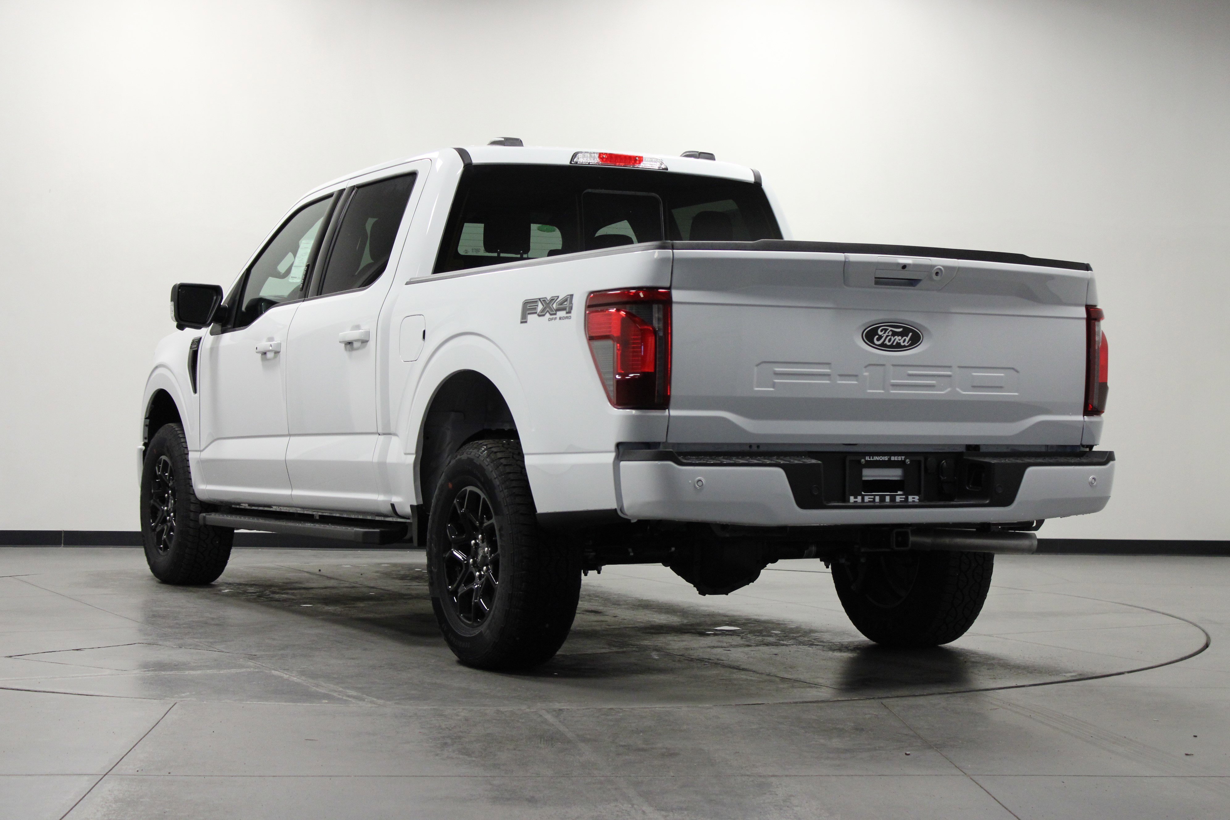 New 2026 Oxford White Ford XLT image 6