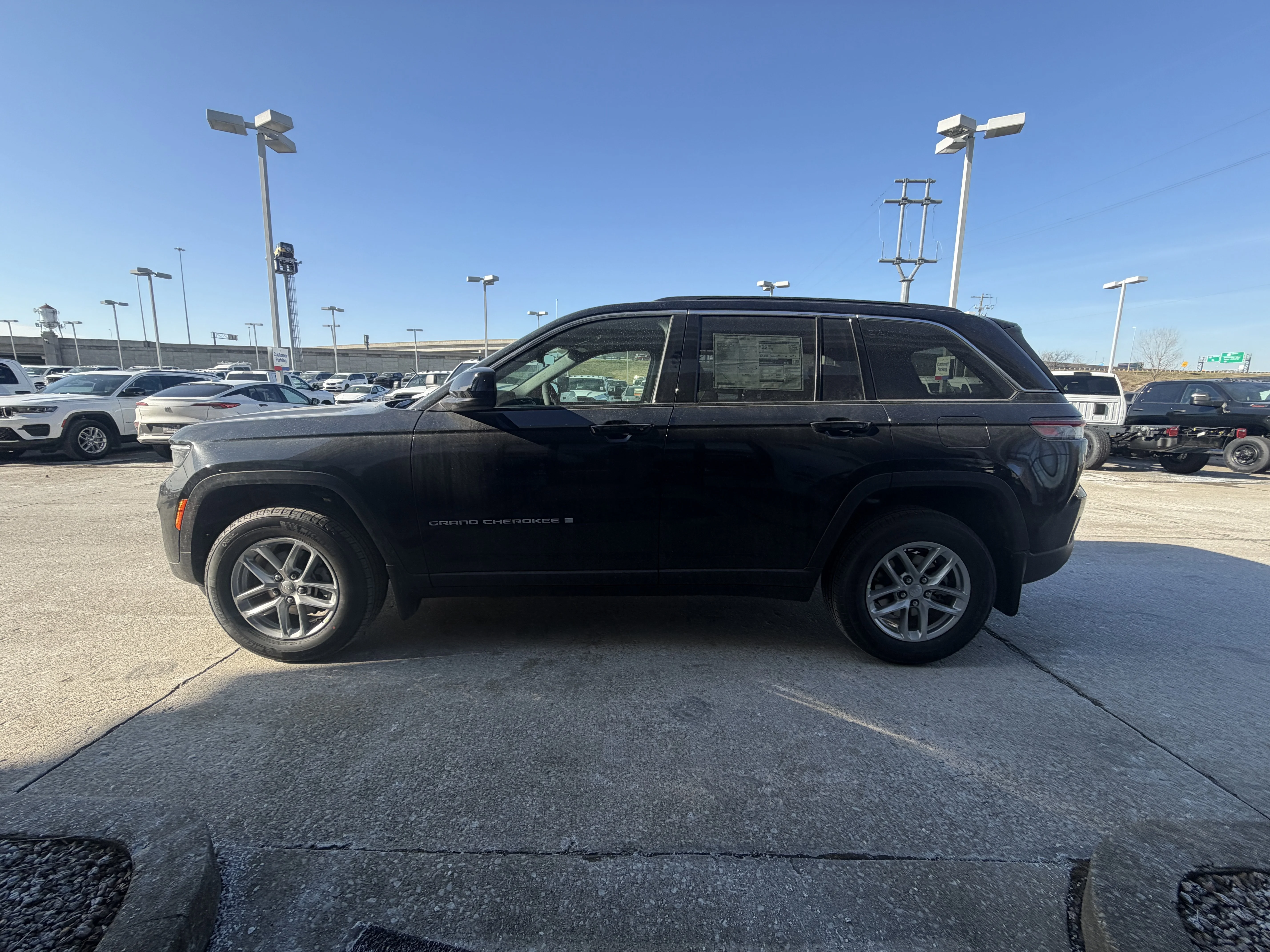 2025 Jeep Grand Cherokee Laredo - Photo 14