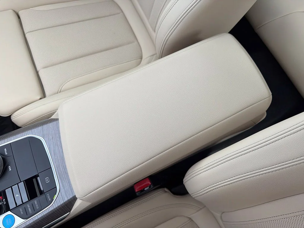 Used 2025 Alpine White BMW xDrive40 image 26