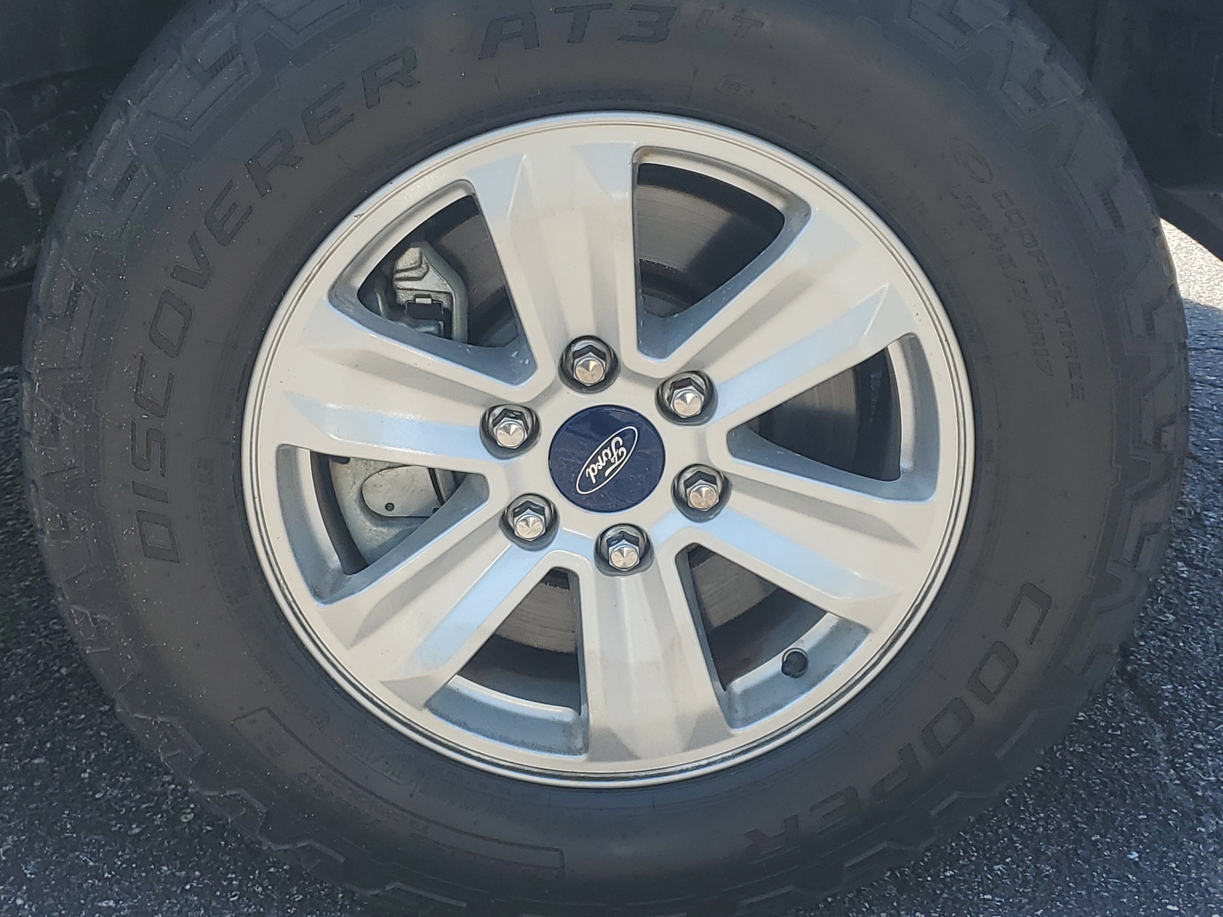 Used 2018 White Gold Ford XLT image 6