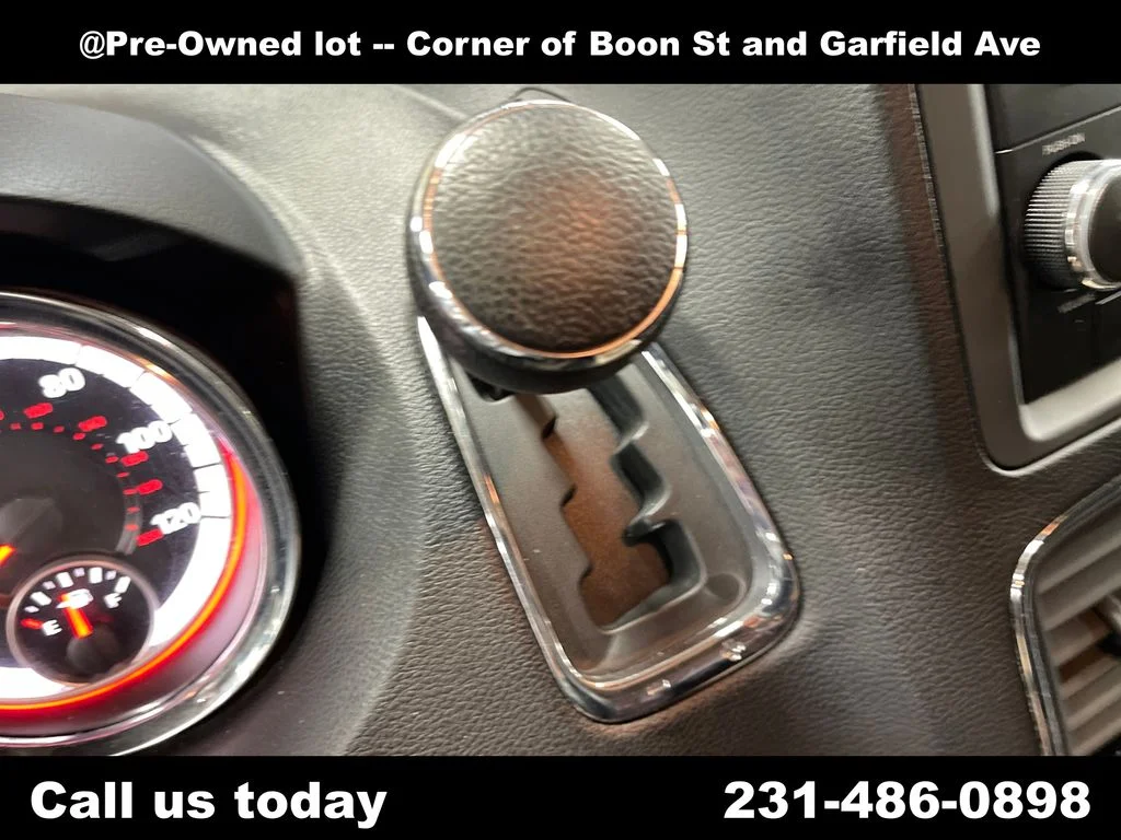 Used 2014 Red Dodge SXT image 24