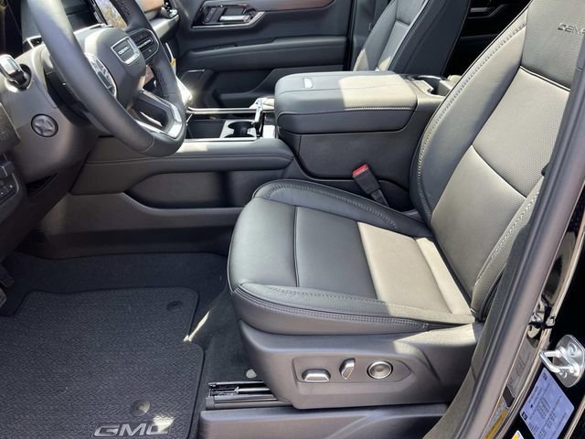 2026 GMC Yukon Denali - Photo 21