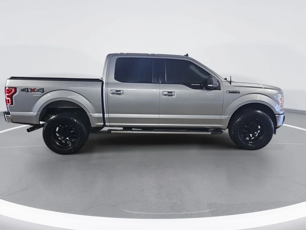 Used 2020 Silver Ford XLT image 2