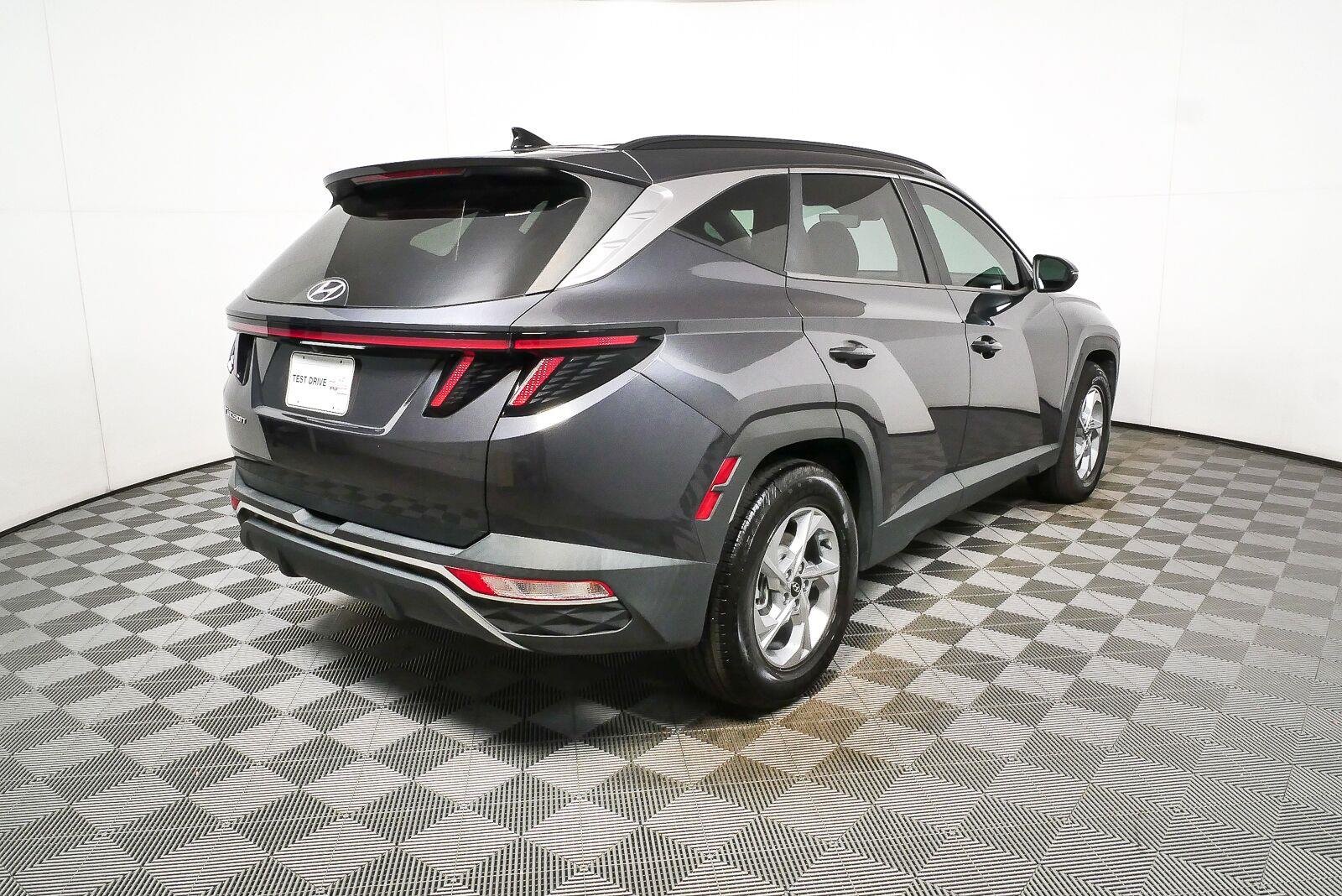 Used 2022 Portofino Gray Hyundai SEL image 3