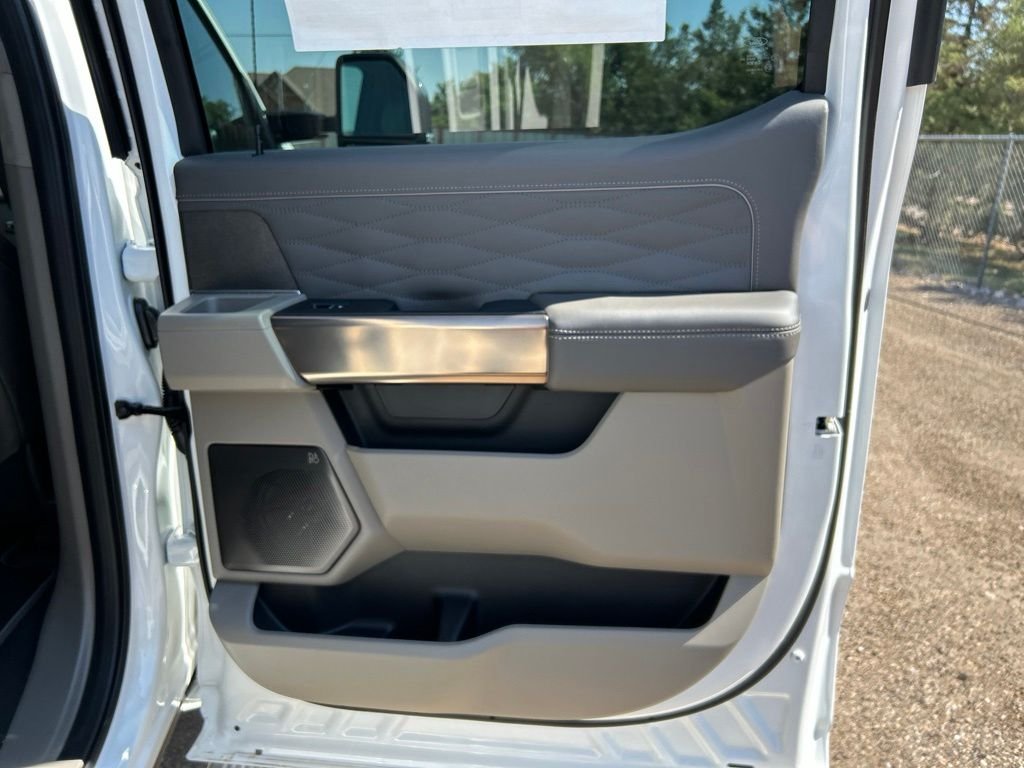New 2026 Star White Metallic Tri-Coat Ford Platinum image 47