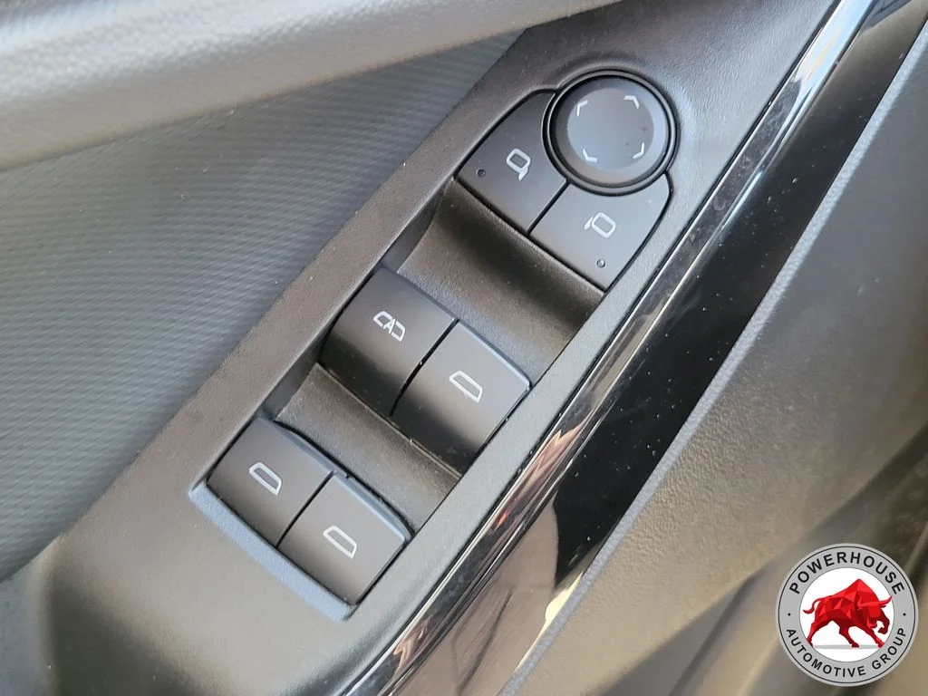 Used 2025 Green Chevrolet LT image 26