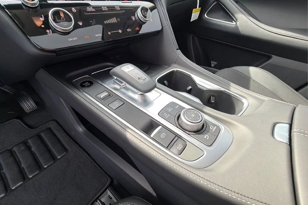 New 2027 HARBOR GRAY INFINITI Luxe FWD image 30