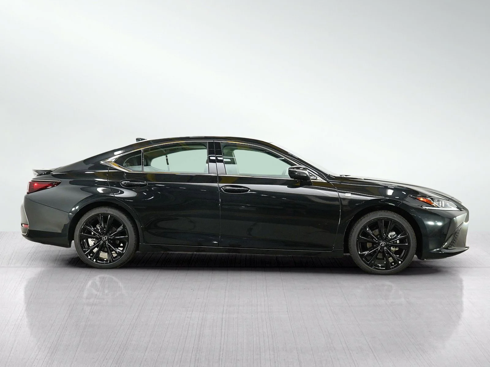 Used 2025 Obsidian Lexus 300h F SPORT Handling image 6