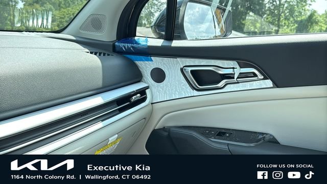 New 2027 Fusion Black Kia EX image 19