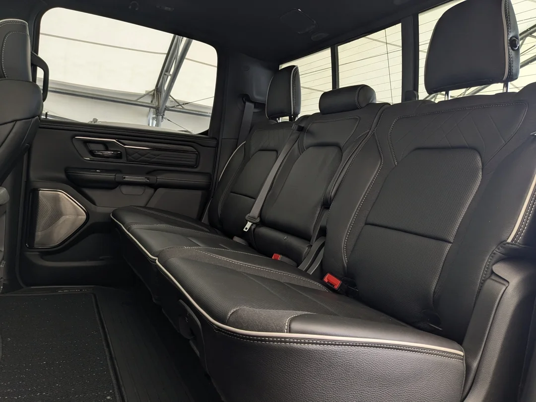 New 2026 Black RAM Limited - - 5.7L HEMI V8 - Pano Sunroof - 14.4 Uconnect - Surround Cam & More! image 31