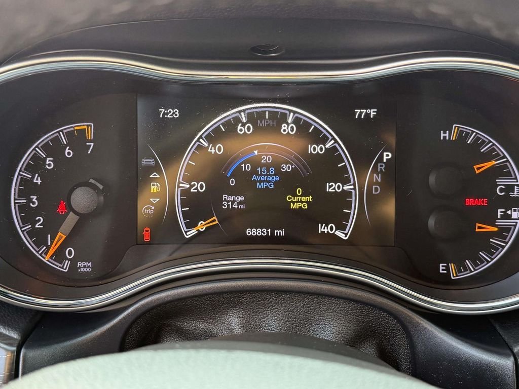 Used 2018 Black Jeep Altitude image 26