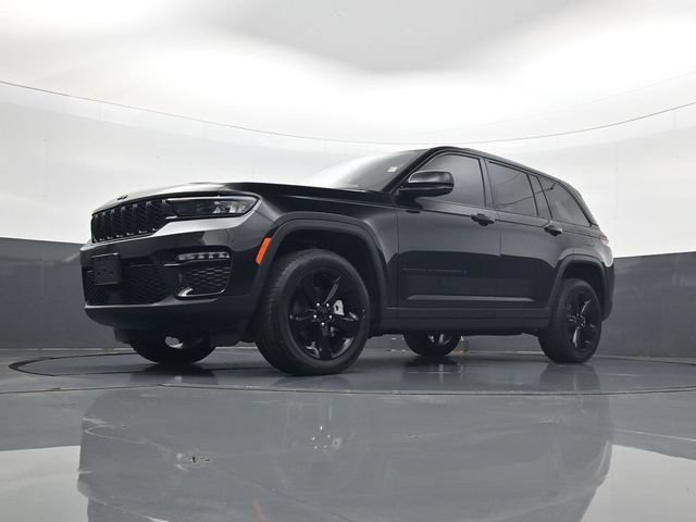 Used 2025 Black Jeep Limited 4x4 image 21
