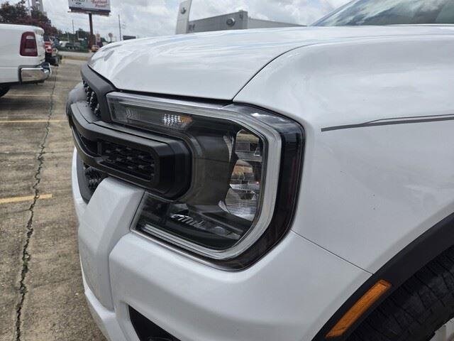 Used 2024 Oxford White Ford XL image 10