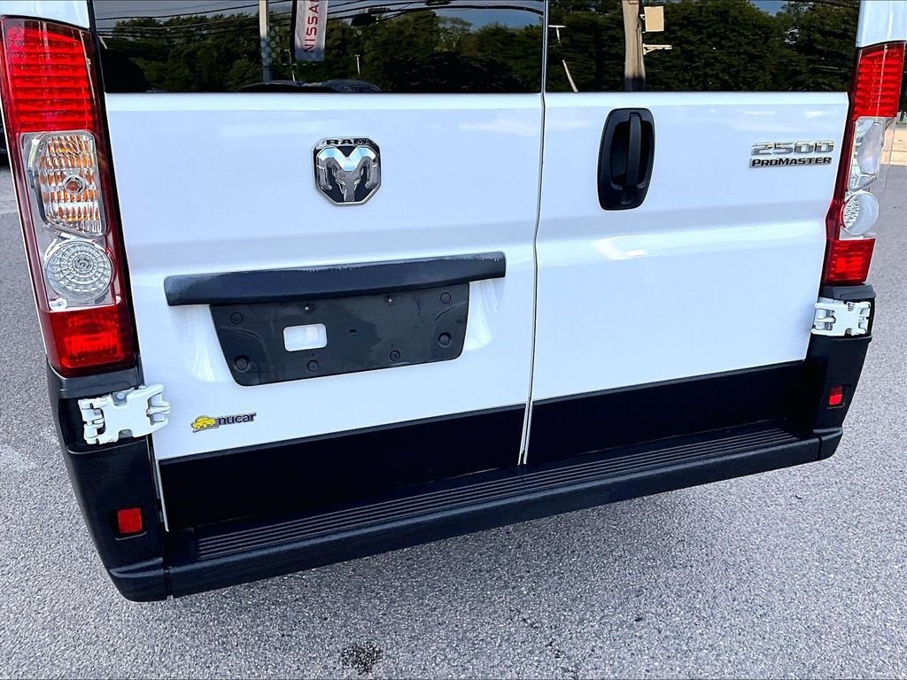 Used 2025 White Ram Base image 26