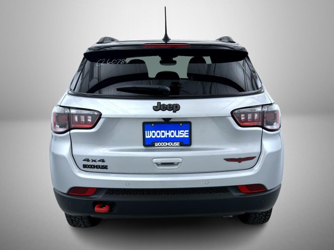 New 2026 Silver Zynith Metallic Clear-Coat Exterior Paint Jeep Trailhawk image 6