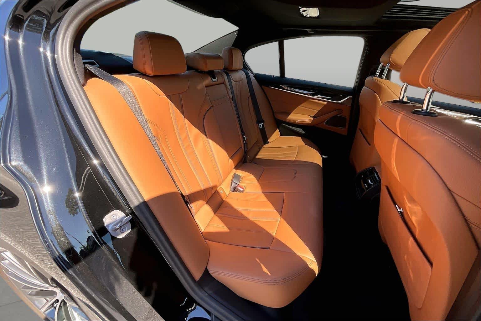 Used 2023 Black Sapphire Metallic BMW 540i xDrive image 19