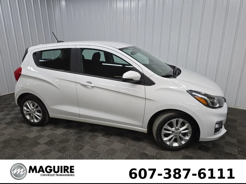 Used 2020 Summit White Chevrolet 1LT image 1