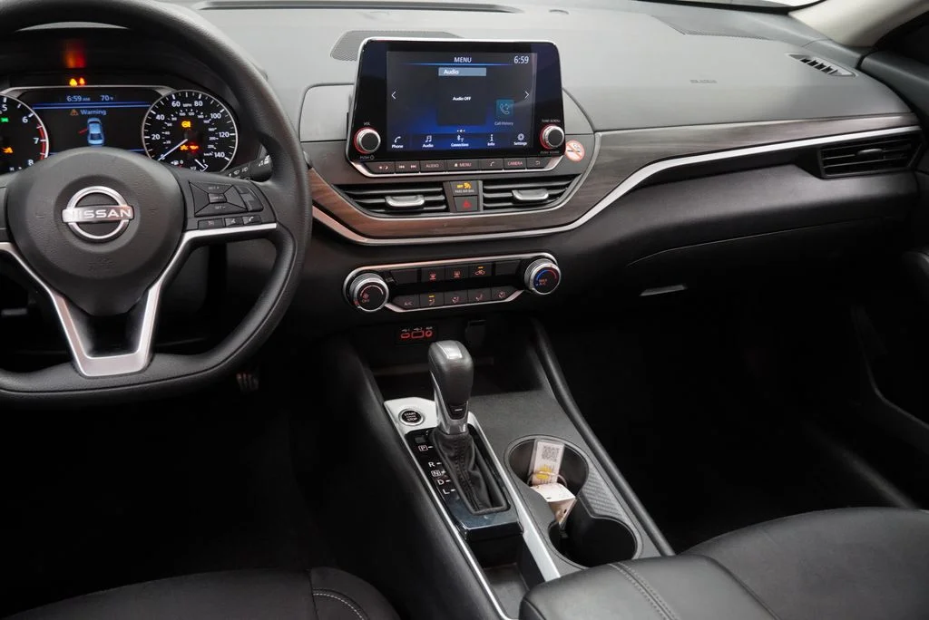 Used 2025 Black Nissan 2.5 SV image 13