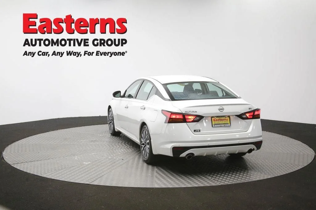 Used 2024 White Nissan 2.5 SV image 69