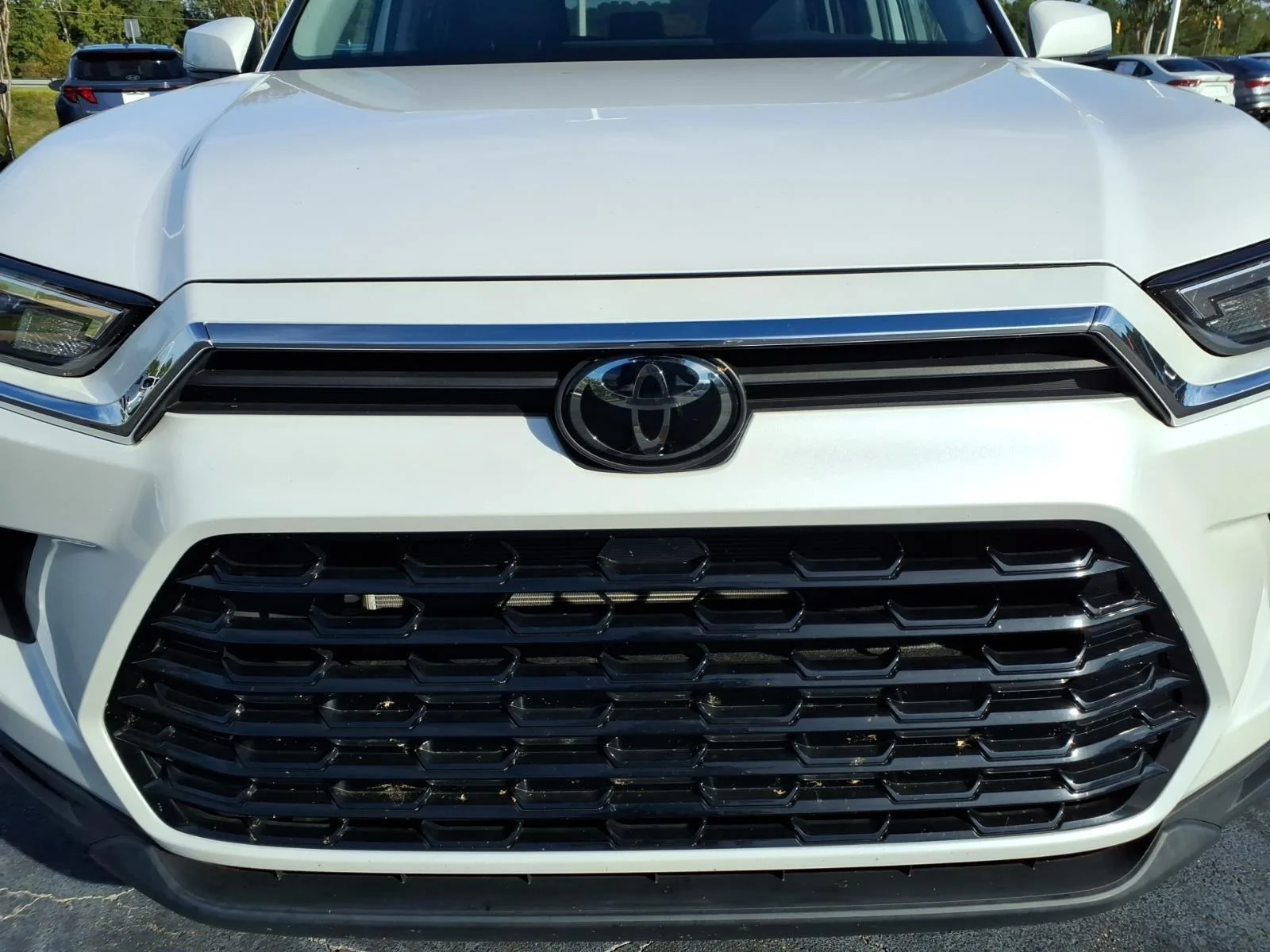 Used 2024 Wind Chill Pearl Toyota XLE image 14