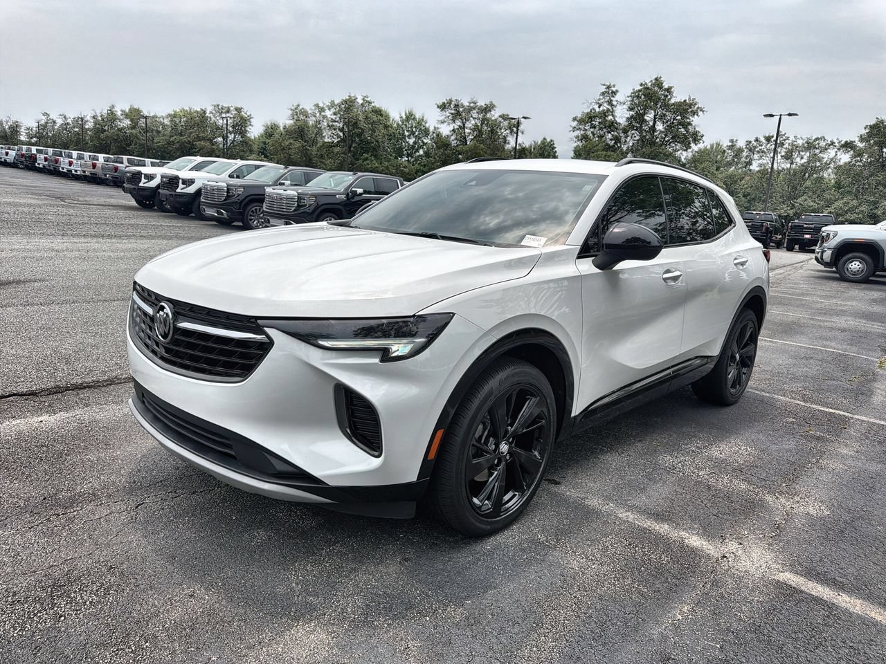 Used 2023 Summit White Buick Preferred image 4