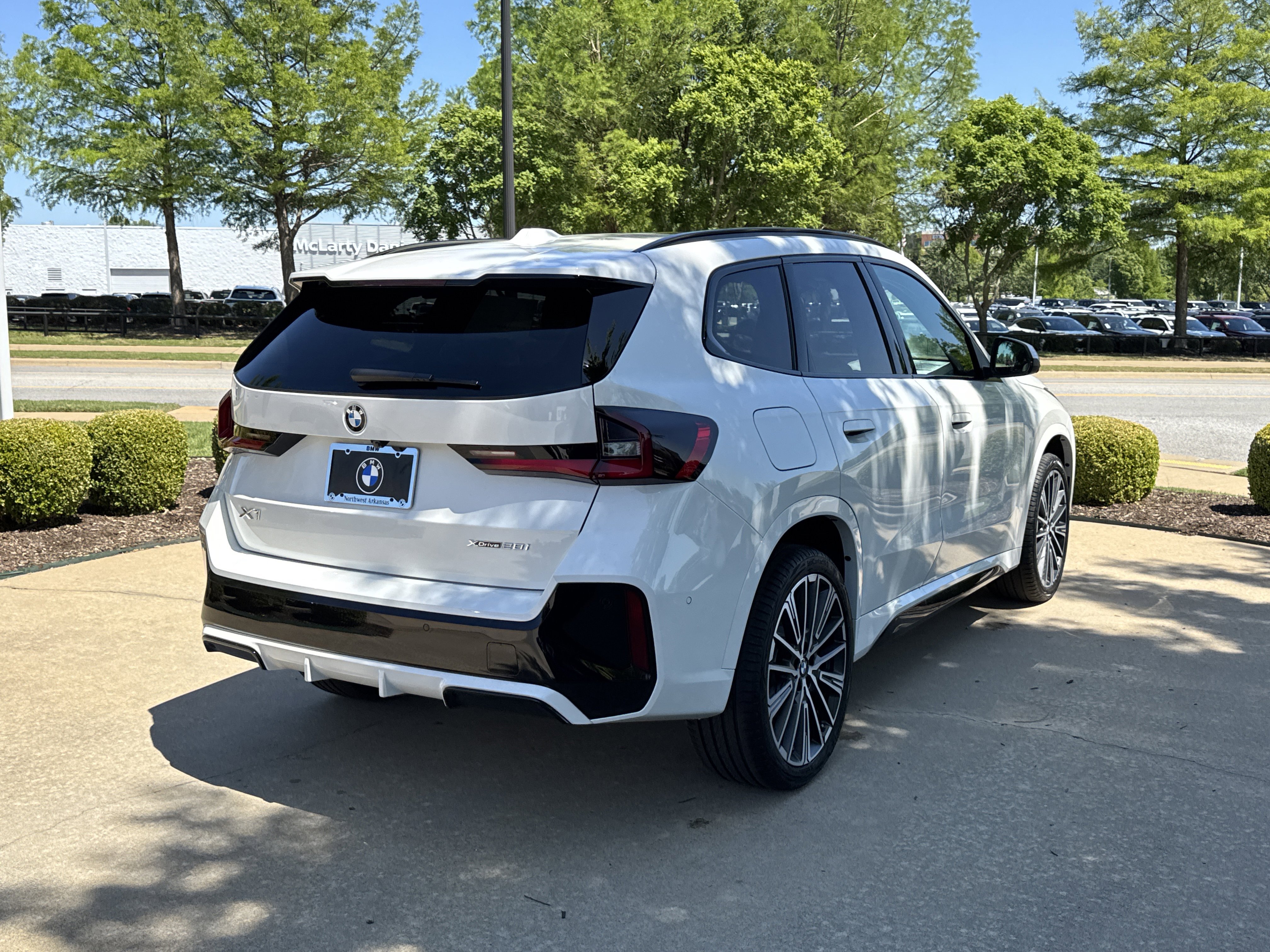 New 2026 0300 Alpine White BMW xDrive28i image 5