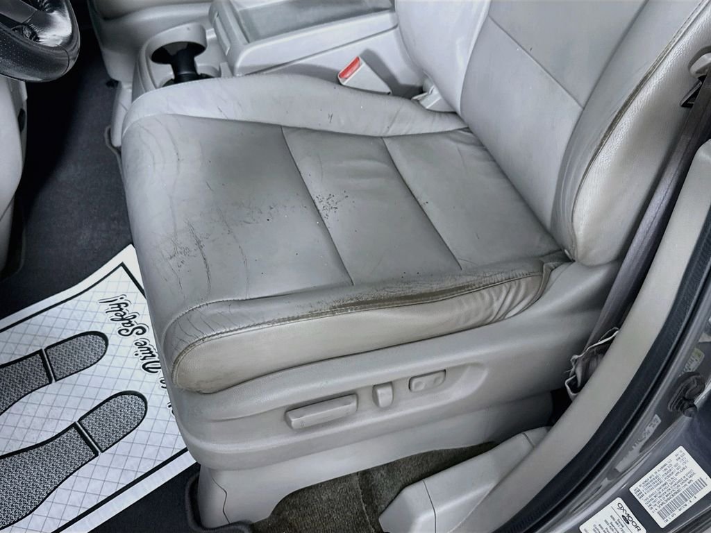Used 2012 Polished Metal Metallic Honda EX-L image 23