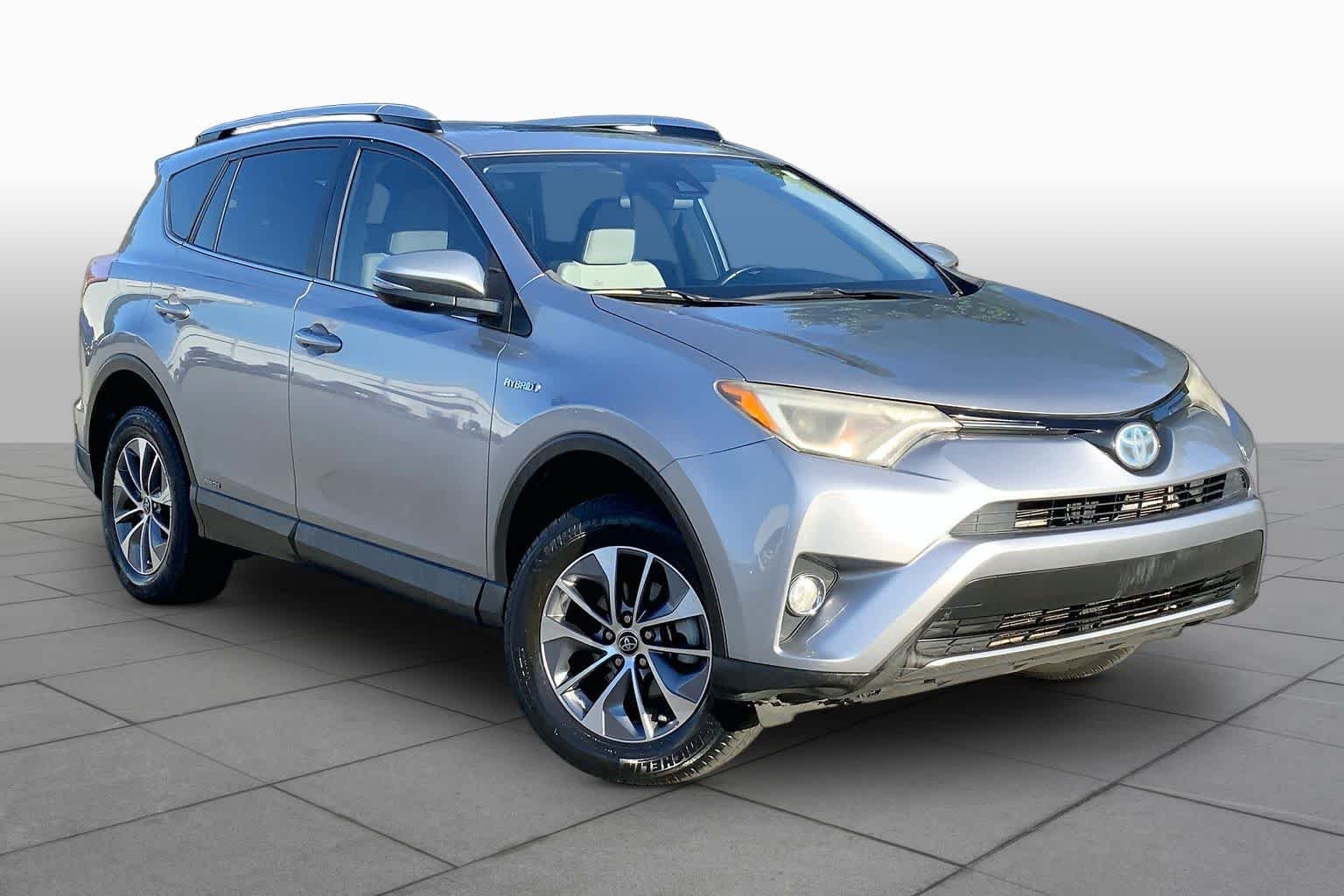 Used 2018 Silver Sky Metallic Toyota Hybrid XLE image 3