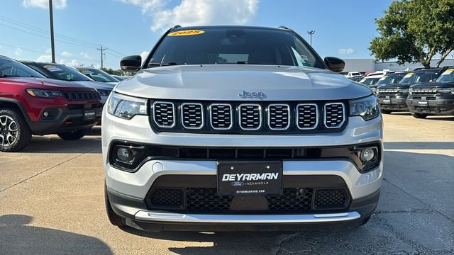 Certified Used 2025 Silver Jeep Limited image 4