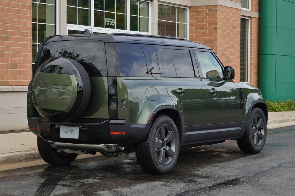New 2026 Woolstone Green Land Rover S image 6