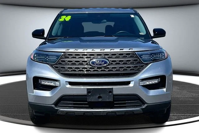 Used 2024 Ford Explorer XLT with VIN 1FMSK8DH7RGA17959 for sale in Kansas City