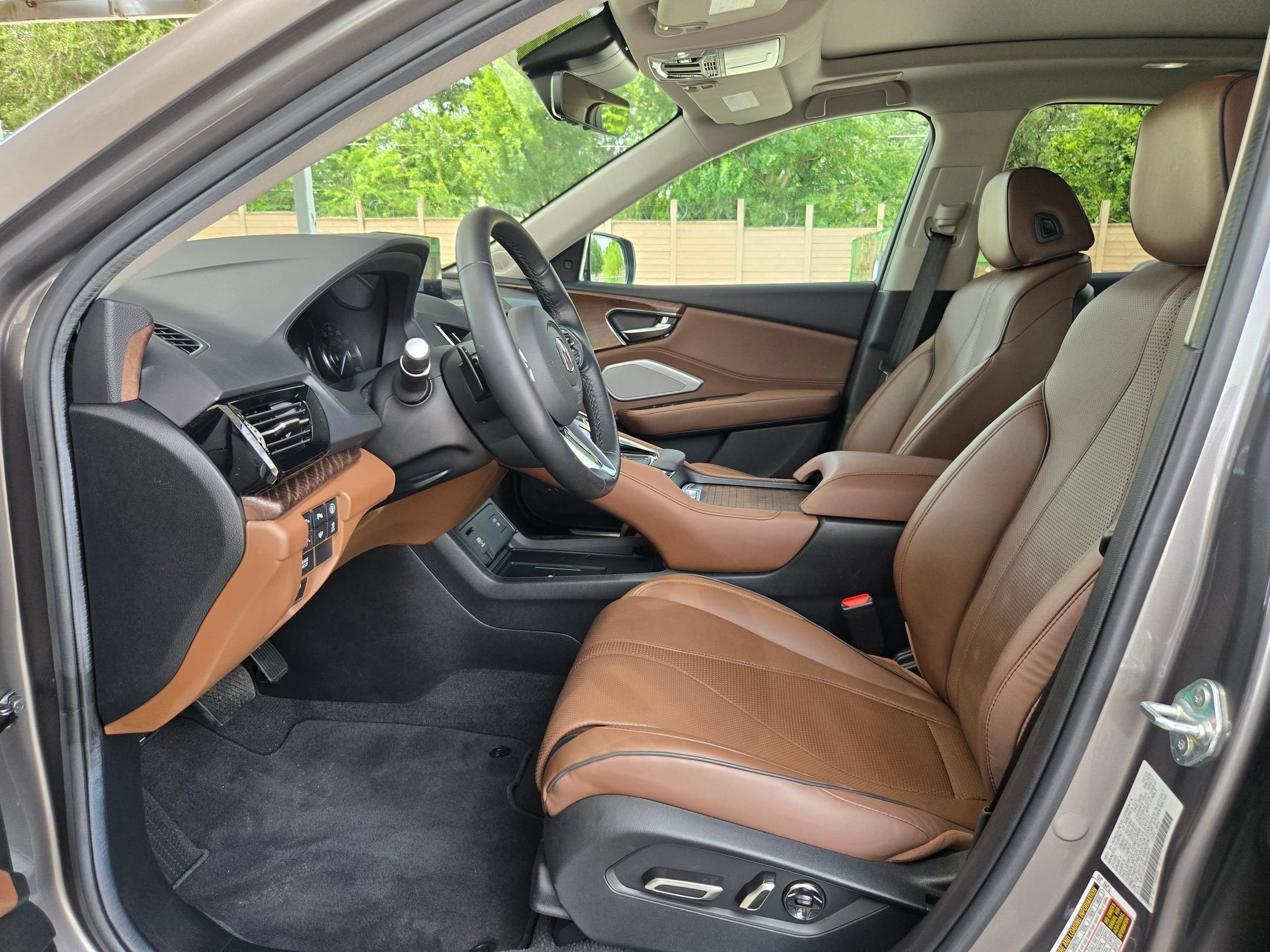 Used 2024 Liquid Carbon Metallic Acura with Advance Package image 9