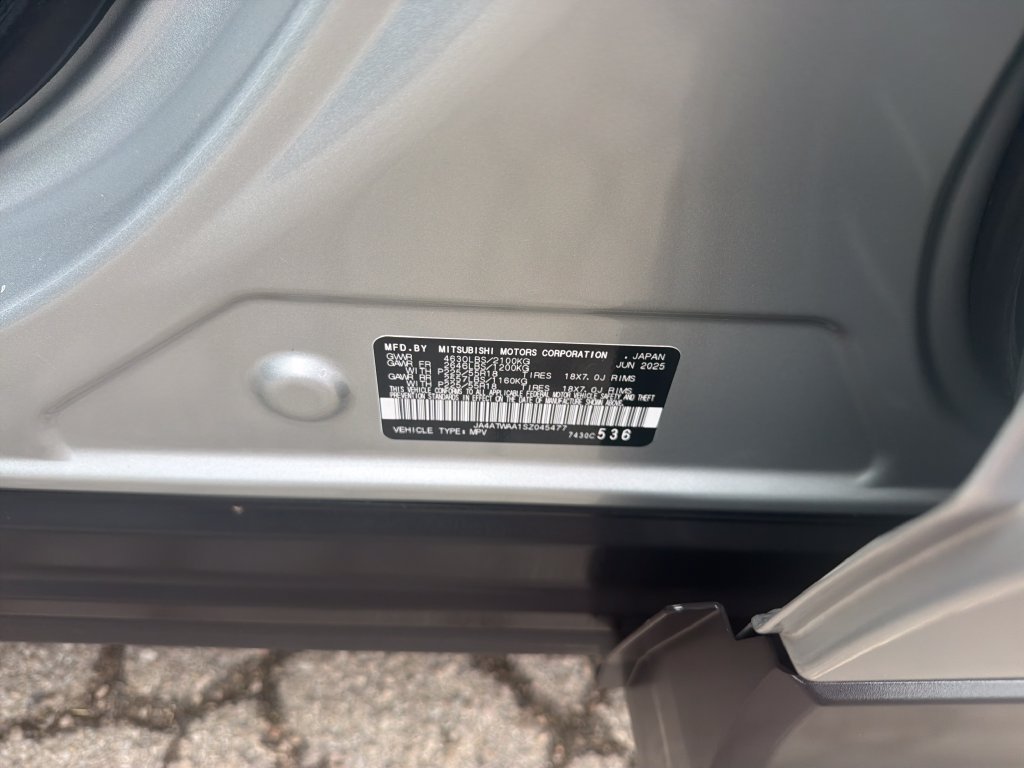 Used 2025 Silver Mitsubishi SE image 24