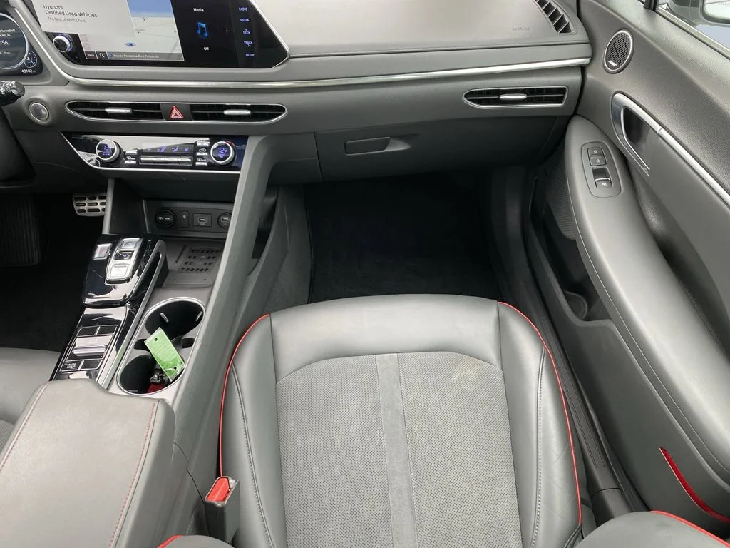 Used 2022 Quartz White Hyundai SEL Plus image 16