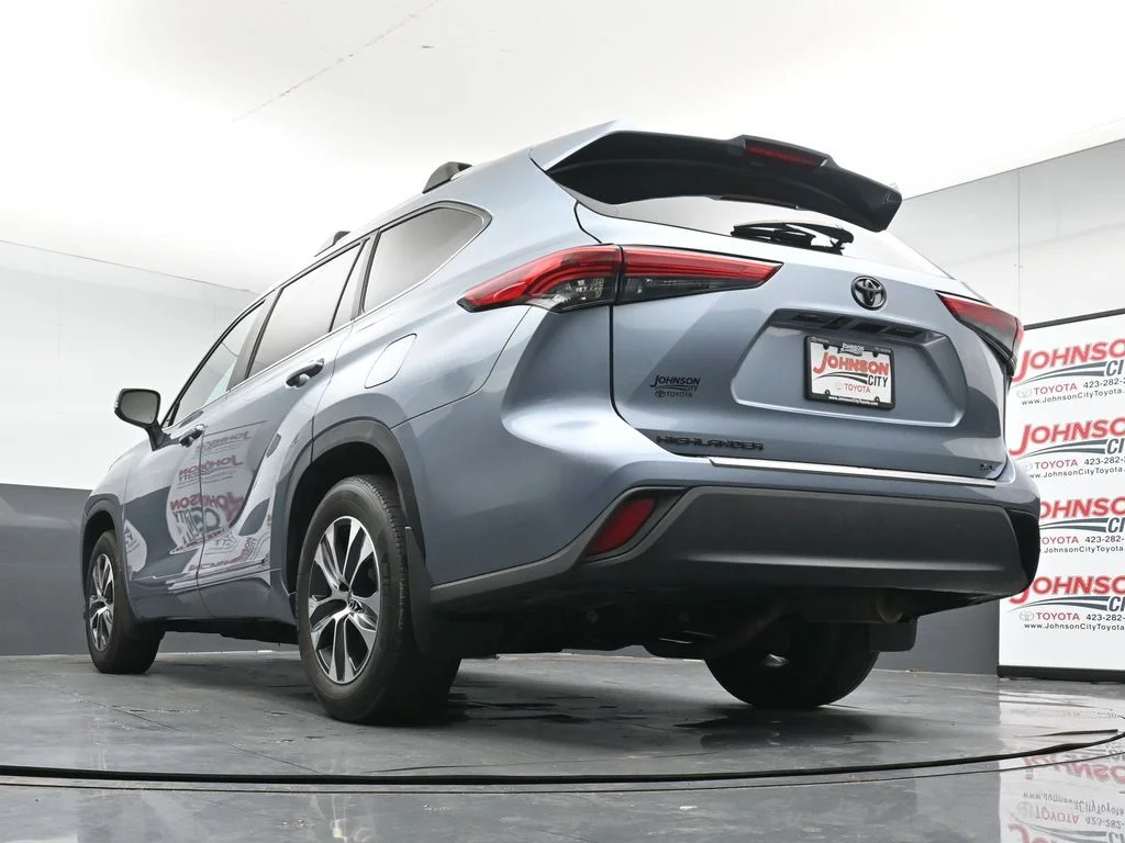 Used 2023  Toyota XLE image 39